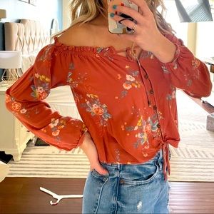 Off-the-shoulder cropped blouse